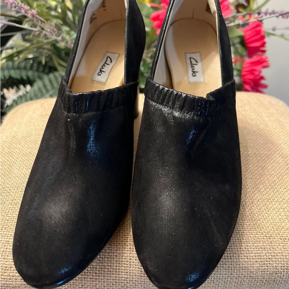 Clarks - Picture 2 of 4